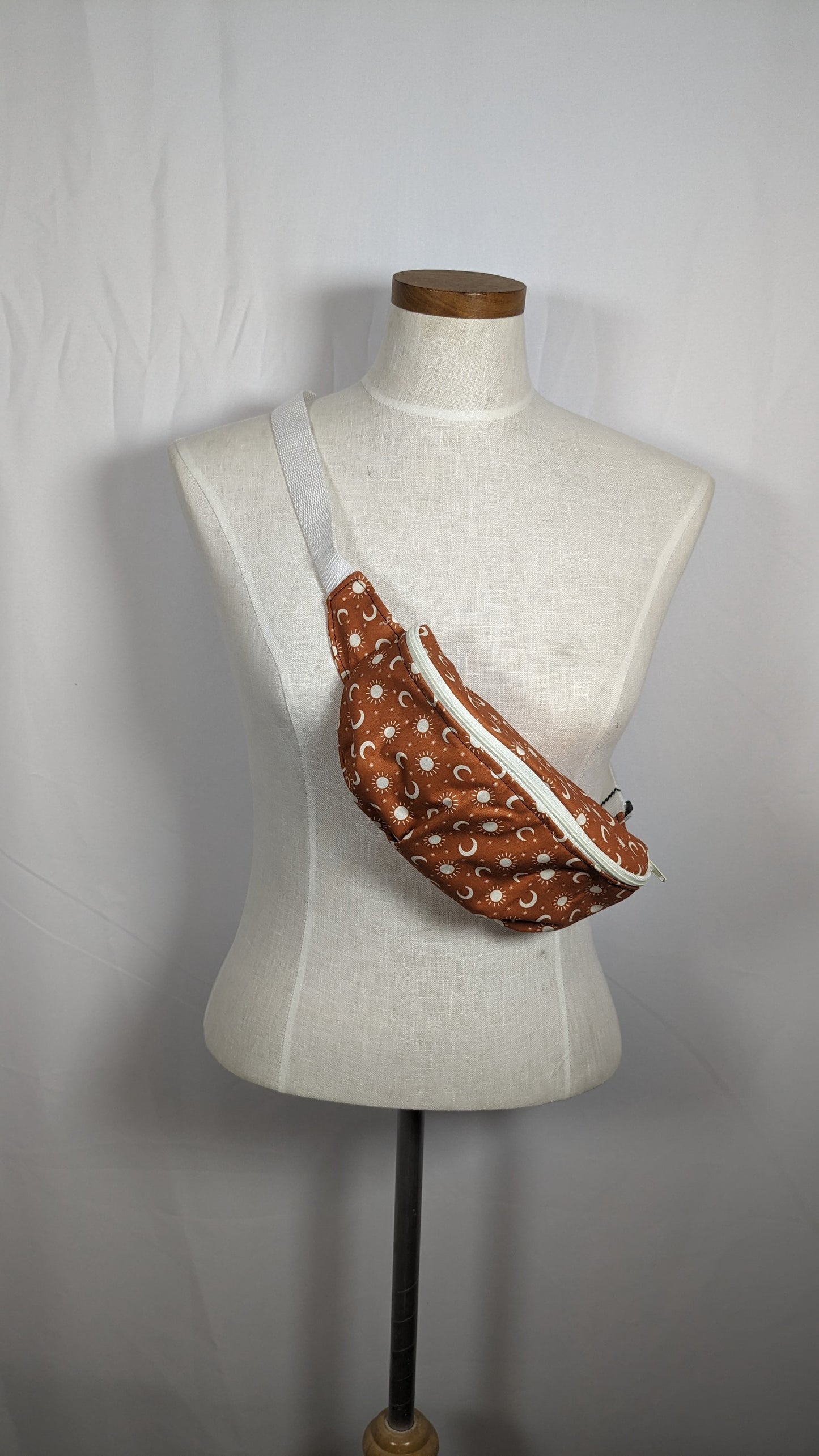 Fanny Pack Rusty Moons