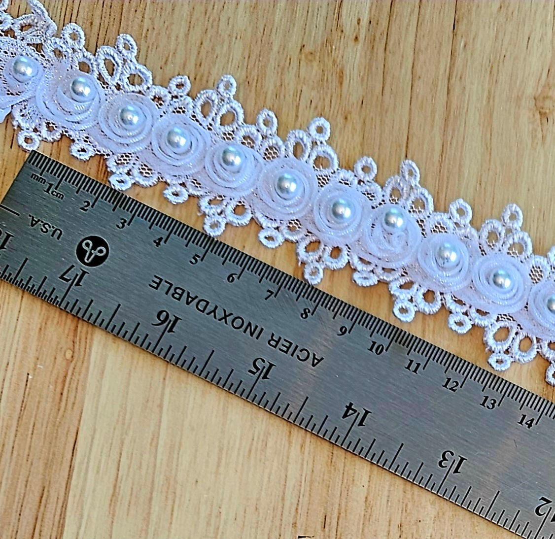 Beaded Organza Swirl - White - 35mm